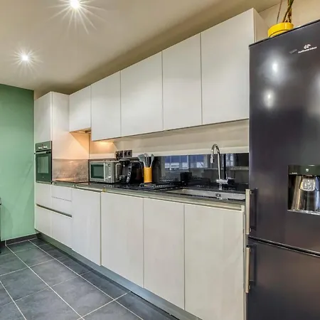 アパート Spacious And Cosy Flat *